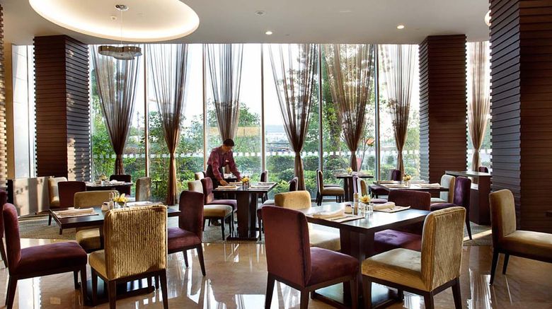 <b>Crowne Plaza Xiayang Lake Restaurant</b>. Images powered by <a href="https://www.leonardoworldwide.com/" title="Leonardo Worldwide" target="_blank">Leonardo</a>.