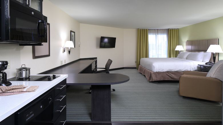 <b>Candlewood Suites Newark South Room</b>. Images powered by <a href="https://www.leonardoworldwide.com/" title="Leonardo Worldwide" target="_blank">Leonardo</a>.