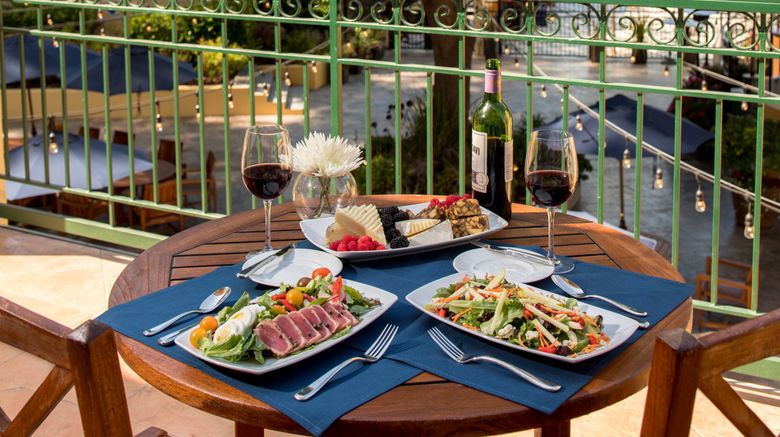 <b>Crowne Plaza Cabana Palo Alto Room</b>. Images powered by <a href="https://www.leonardoworldwide.com/" title="Leonardo Worldwide" target="_blank">Leonardo</a>.