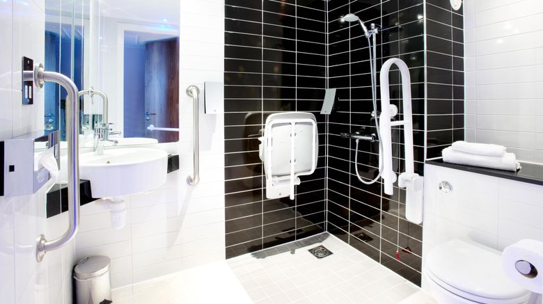 <b>Holiday Inn Express London City Room</b>. Images powered by <a href="https://www.leonardoworldwide.com/" title="Leonardo Worldwide" target="_blank">Leonardo</a>.