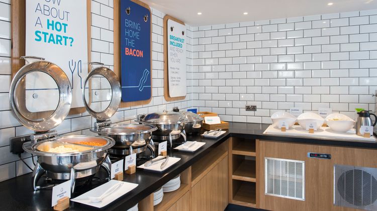 Holiday Inn Express Edinburgh Waterfront Restaurant