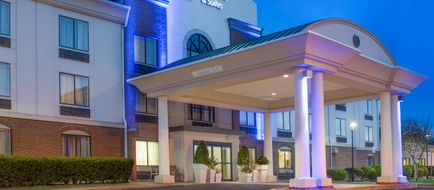 Holiday Inn Express & Suites Exterior