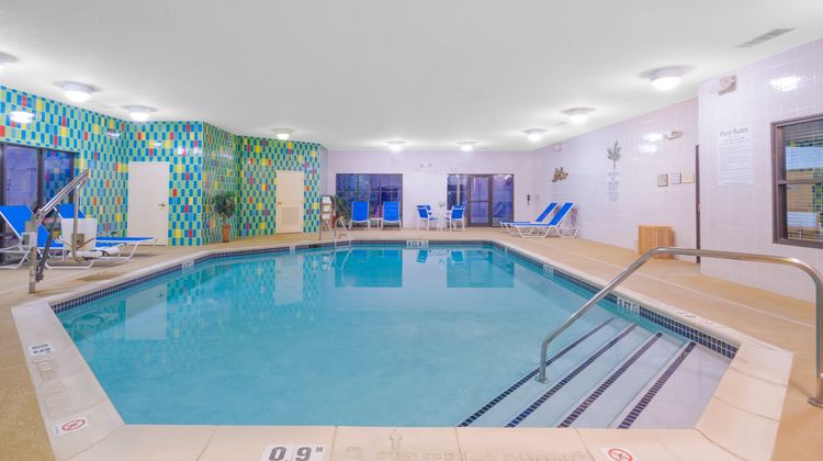 Holiday Inn Express & Suites Pool