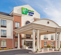 Holiday Inn Express & Suites Exterior