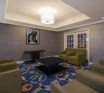 Holiday Inn Express & Suites Lobby
