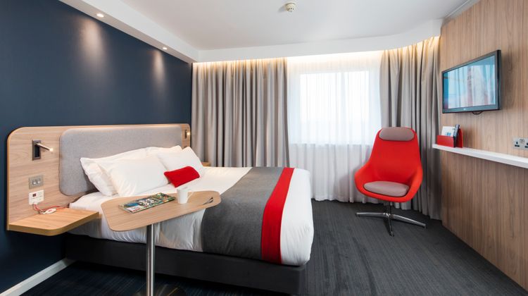 Holiday Inn Express Edinburgh Waterfront Room