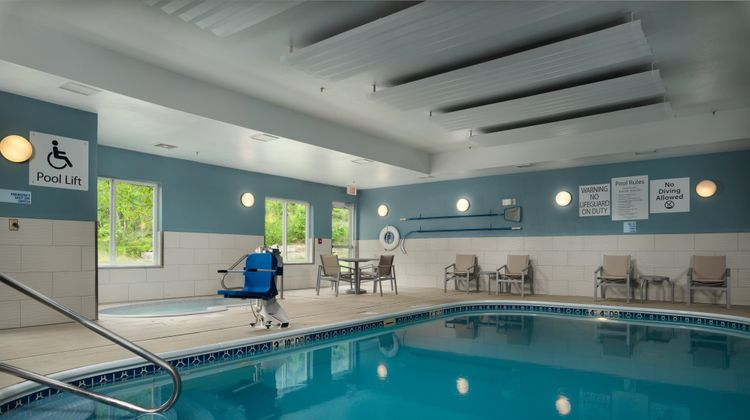 Holiday Inn Express & Suites Pool