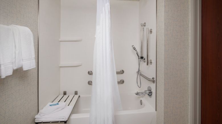 <b>Holiday Inn Express & Suites Room</b>. Images powered by <a href="https://www.leonardoworldwide.com/" title="Leonardo Worldwide" target="_blank">Leonardo</a>.