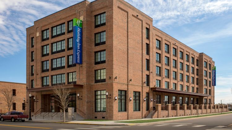 Holiday Inn Express Pensacola Downtown Exterior