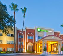 Holiday Inn Express Clearwater East Exterior