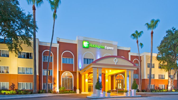 Holiday Inn Express Clearwater East Exterior