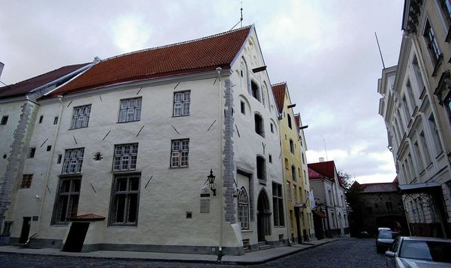 The Three Sisters Hotel Exterior