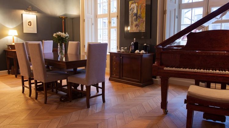 The Three Sisters Hotel Suite