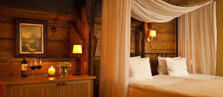 The Three Sisters Hotel Room