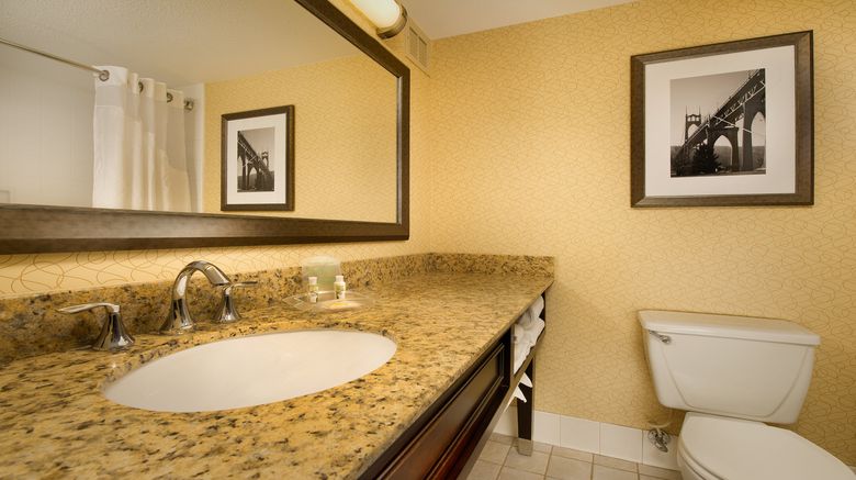 <b>Holiday Inn Portland International Arpt Room</b>. Images powered by <a href="https://www.leonardoworldwide.com/" title="Leonardo Worldwide" target="_blank">Leonardo</a>.