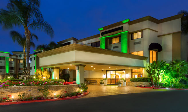 Holiday Inn Orange County Airport Exterior