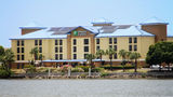 Holiday Inn Express Rocky Point Island Exterior