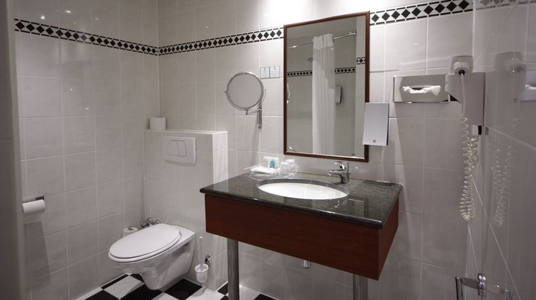 <b>Holiday Inn Brussels-Schuman Room</b>. Images powered by <a href="https://www.leonardoworldwide.com/" title="Leonardo Worldwide" target="_blank">Leonardo</a>.