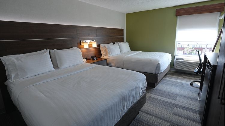 Holiday Inn Express/Stes Toronto Arpt W Room
