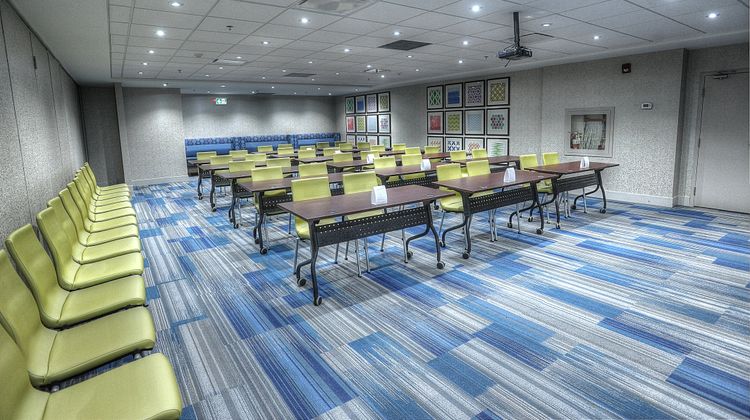 Holiday Inn Express/Stes Toronto Arpt W Meeting