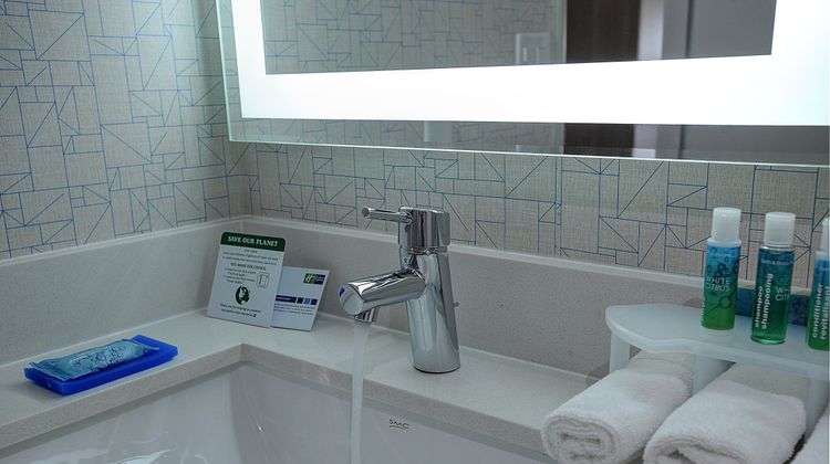 Holiday Inn Express/Stes Toronto Arpt W Room