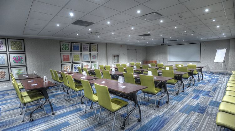 Holiday Inn Express/Stes Toronto Arpt W Meeting