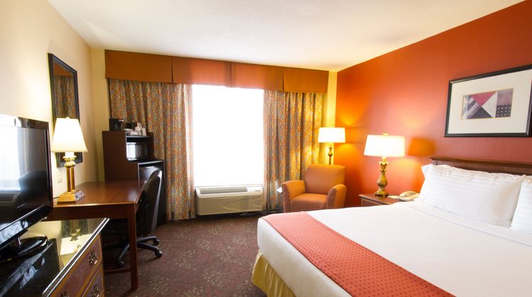 Holiday Inn Chicago O'Hare Room