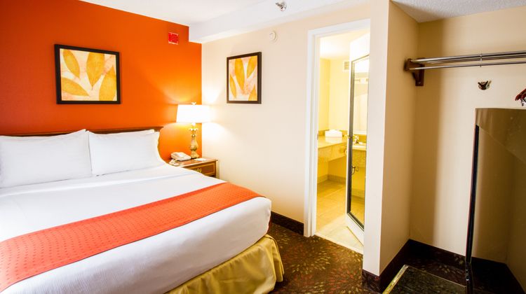 Holiday Inn Chicago O'Hare Suite