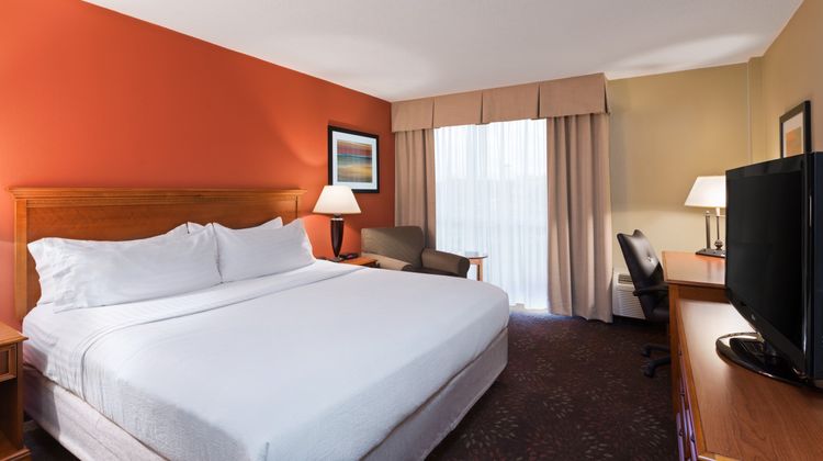 Holiday Inn Cincinnati-Riverfront Room