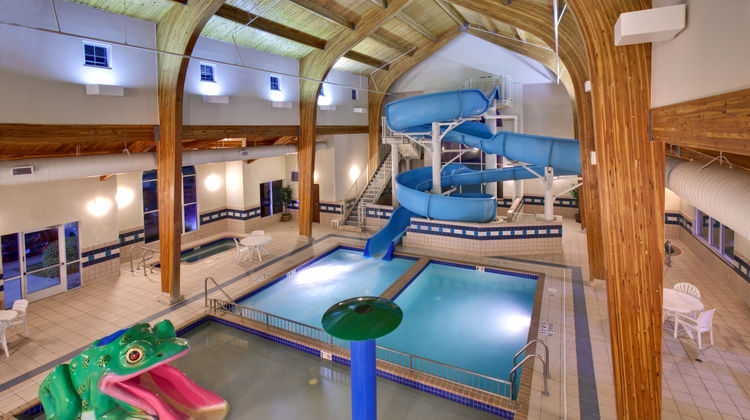 Holiday Inn Express & Suites Pool