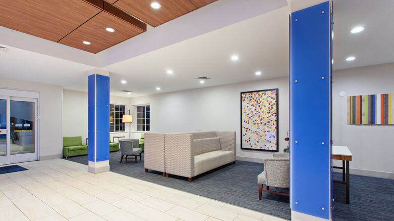 <b>Holiday Inn Express Hotel & Suites Lobby</b>. Images powered by <a href="https://www.leonardoworldwide.com/" title="Leonardo Worldwide" target="_blank">Leonardo</a>.