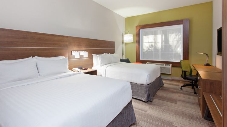Holiday Inn Express Hotel & Suites Room