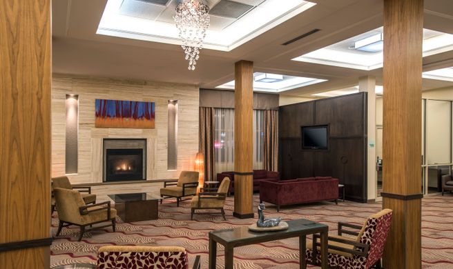 Holiday Inn Lethbridge Exterior
