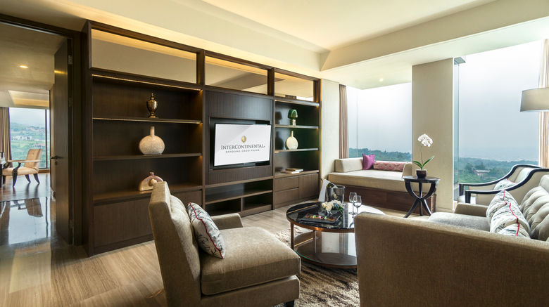 <b>InterContinental Bandung Dago Pakar Suite</b>. Images powered by <a href="https://www.leonardoworldwide.com/" title="Leonardo Worldwide" target="_blank">Leonardo</a>.