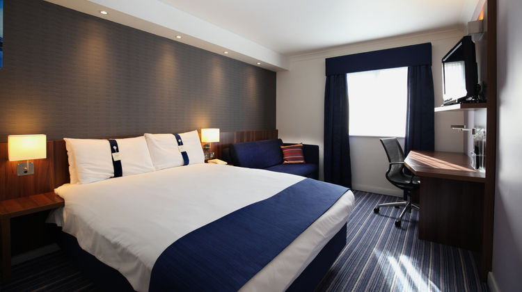 Holiday Inn Express Gatwick Room