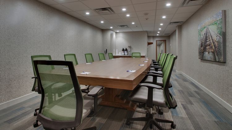 Holiday Inn Express/Stes Aurora-Napervil Meeting