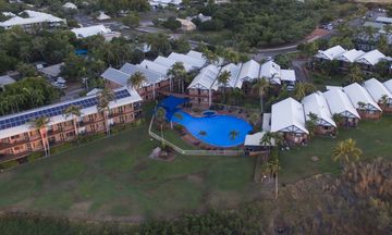 Moonlight Bay Suites