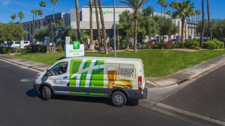<b>Holiday Inn & Suites Phoenix-Airport N Lobby</b>. Images powered by <a href="https://www.leonardoworldwide.com/" title="Leonardo Worldwide" target="_blank">Leonardo</a>.
