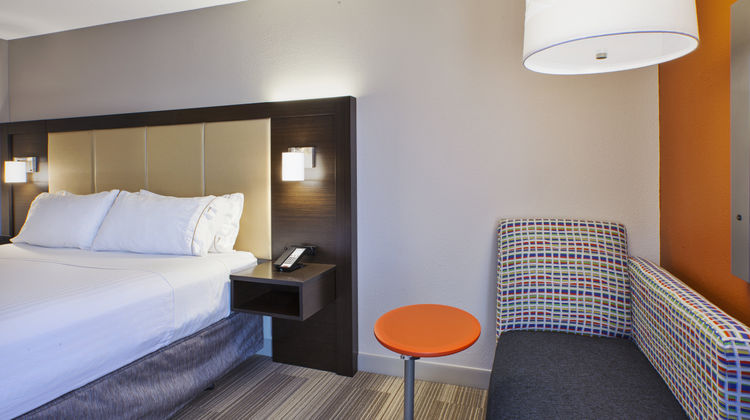 Holiday Inn Express Chicago/Midway Airpo Room