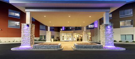 Holiday Inn Express & Suites Galesburg Exterior