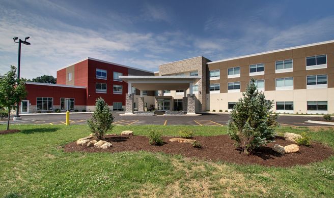 Holiday Inn Express & Suites Galesburg Exterior