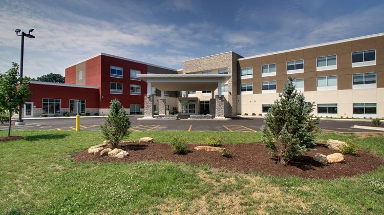 Holiday Inn Express & Suites Galesburg Exterior