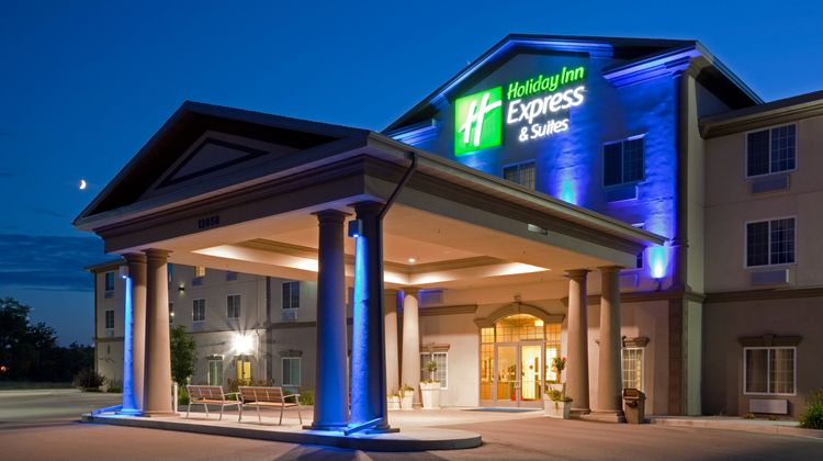 Holiday Inn Express Hotel & Suites Exterior