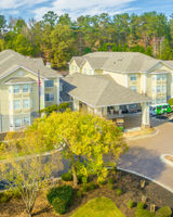 Holiday Inn & Suites