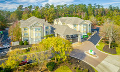 Holiday Inn & Suites