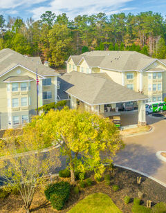 Holiday Inn & Suites
