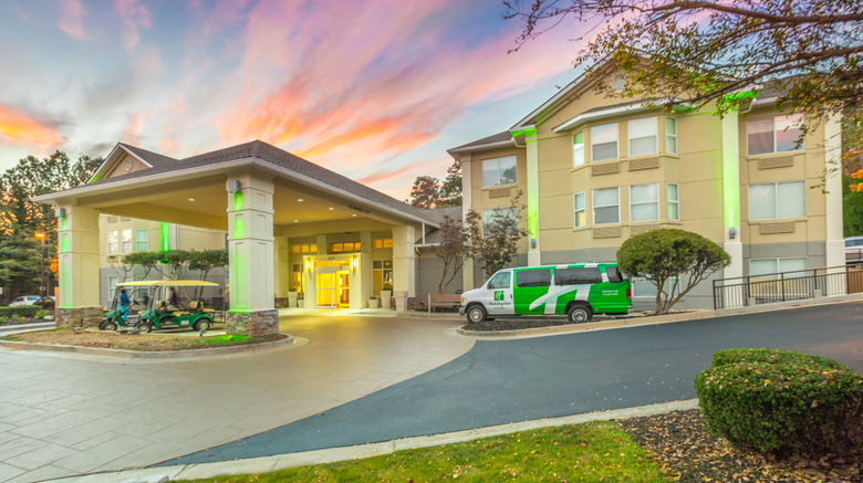 <b>Holiday Inn & Suites Exterior</b>. Images powered by <a href="https://www.leonardoworldwide.com/" title="Leonardo Worldwide" target="_blank">Leonardo</a>.