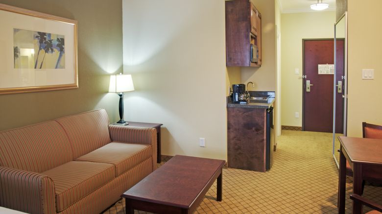 <b>Holiday Inn Express Hotel & Suites Suite</b>. Images powered by <a href="https://www.leonardoworldwide.com/" title="Leonardo Worldwide" target="_blank">Leonardo</a>.