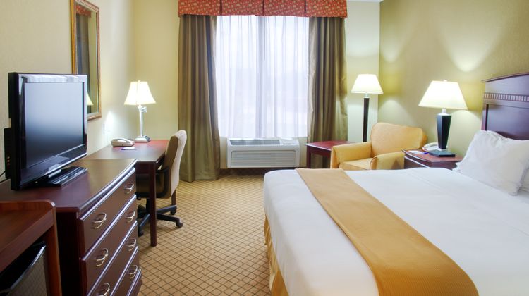Holiday Inn Express Hotel & Suites Room