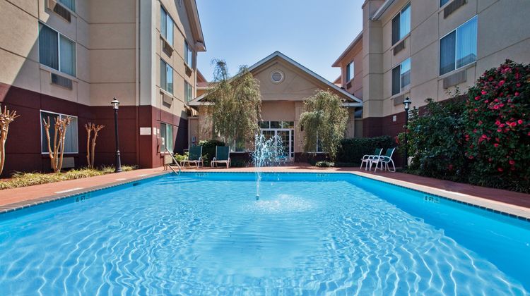 Holiday Inn & Suites Pool